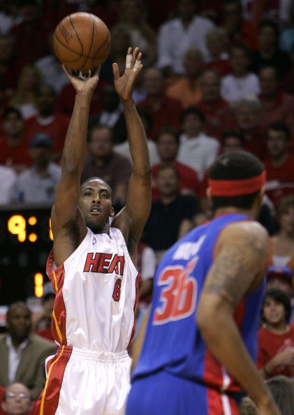 同时也承担 同时也承担