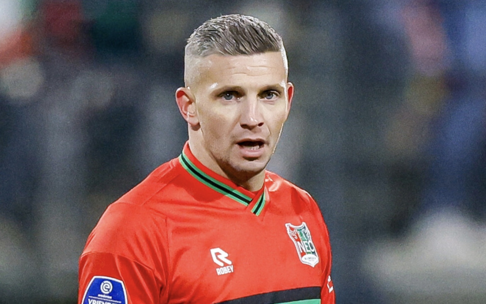 場上的氣氛 場上的氣氛